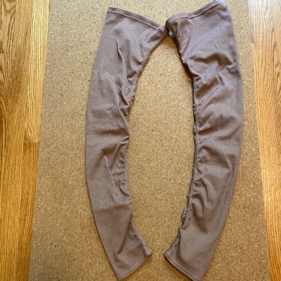 ALO Thigh-High Leg Warmers - Picture 1 of 7